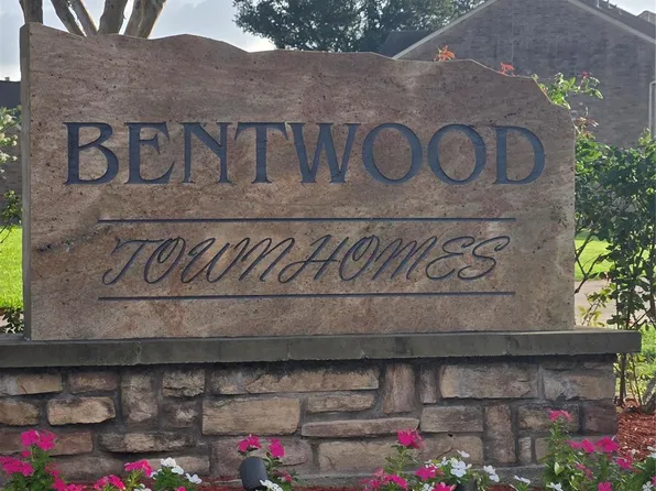 938 Birnham Woods Blvd, Pasadena, TX 77503