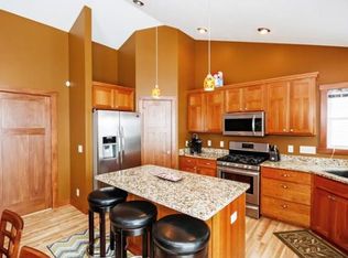 876 Ridgecrest St, River Falls, WI 54022