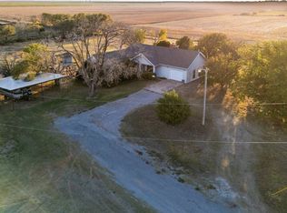 307 S Border St, Willow, OK 73673