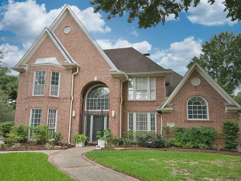 615 Timber Cir — Photo 1