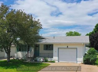 3012 W 15th St, Grand Island, NE 68803