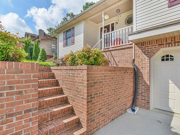 5th image of 230 Cain Dr