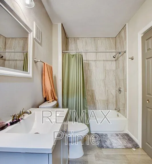 2 Clover St — Photo 19