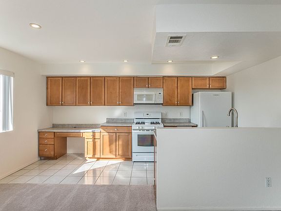 3rd image of 2700 Cahuenga Blvd E APT 3105