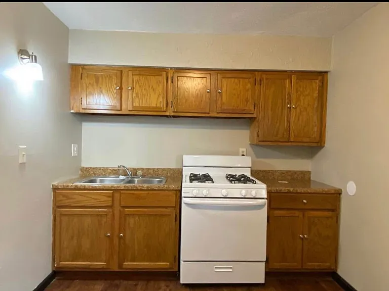 918 Charles Ave #A — Photo 5