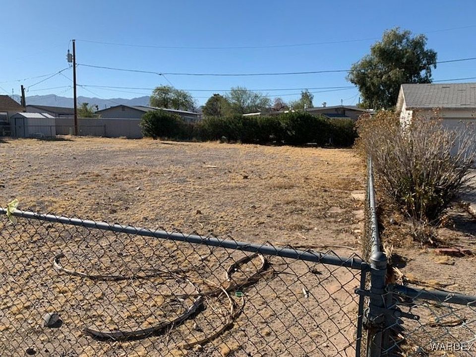 2nd image of 2035 Hualapai Drive