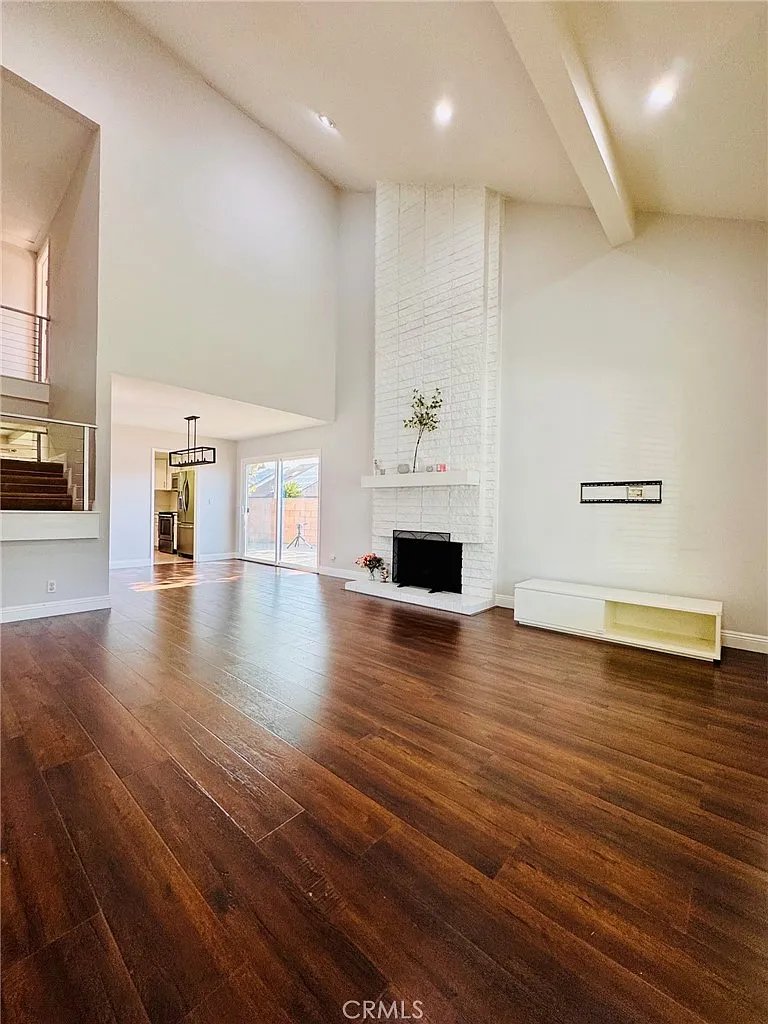 4 bed, 2269 sqft, $6,000 — Photo 4