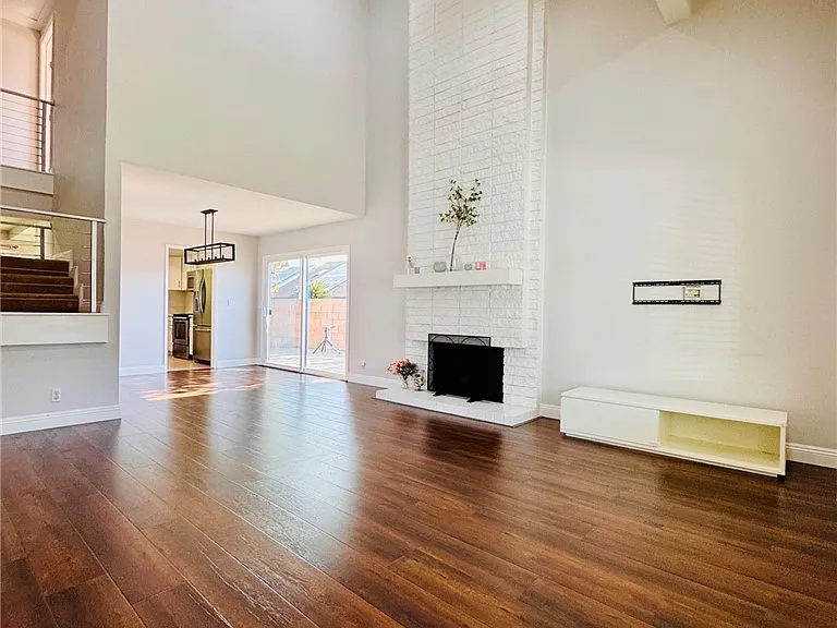 1413 W Moore Ave — Photo 4