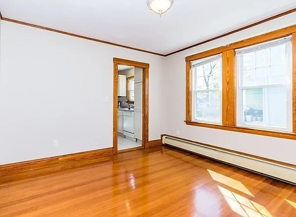 153-155 Alder St #155 — Photo 6