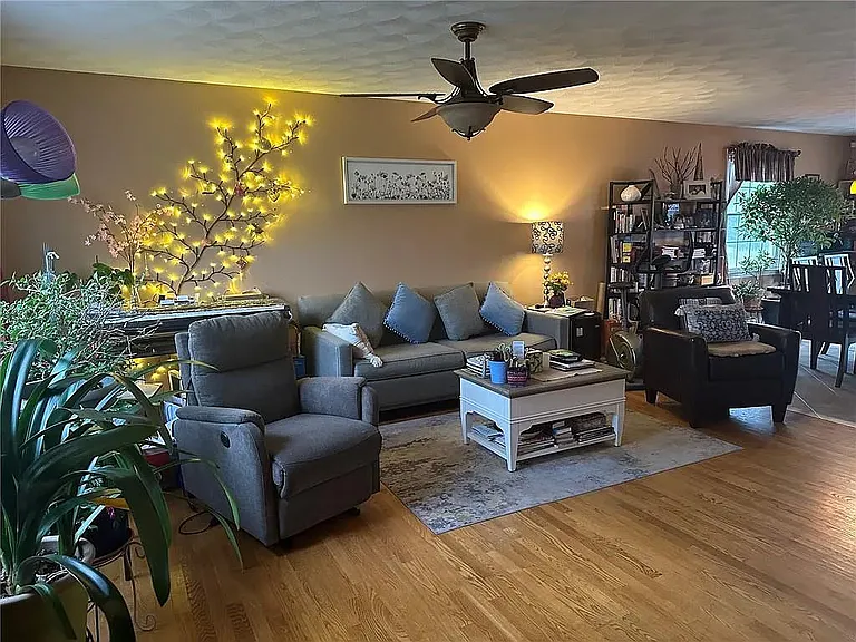 252 Gentian Ave #1 — Photo 4