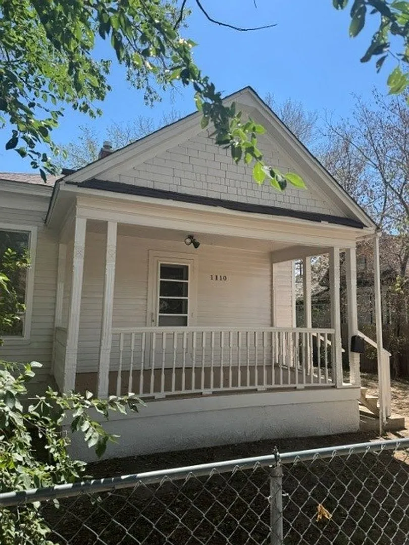 Remodeled Single Family 3 Bedroom — Photo 1
