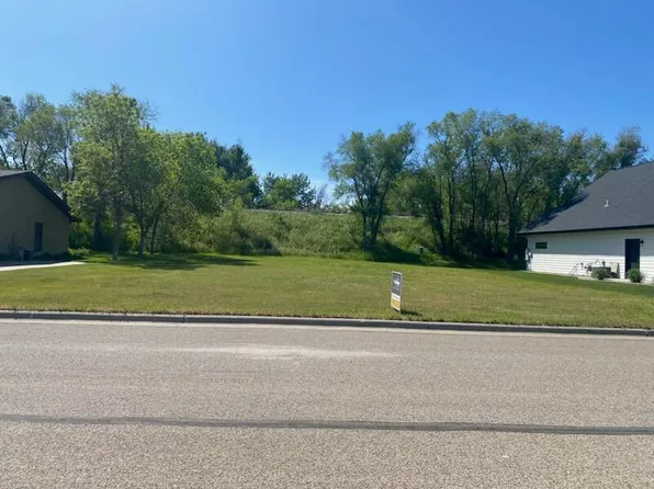 305 Port Charlotte Ave, Fort Pierre, SD 57532
