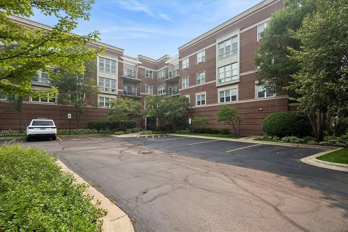 2 bed, 1432 sqft, $3,050 — Photo 1