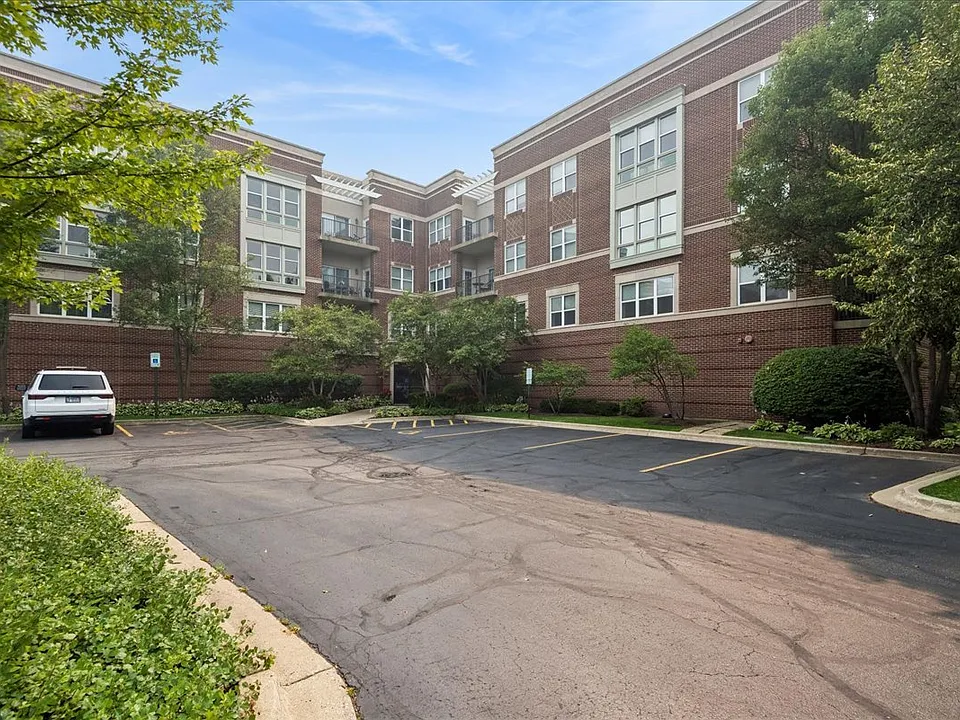 300 E Church St #307