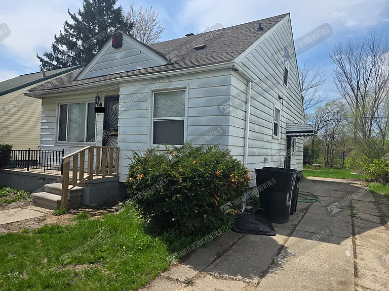 9245 Archdale St — Photo 2