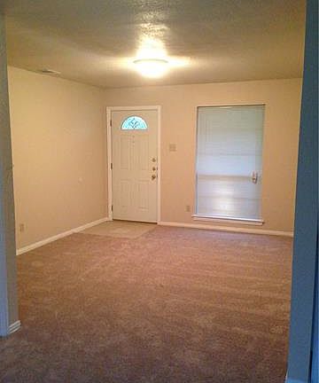 3rd image of 1010 Fairmeadows Cir