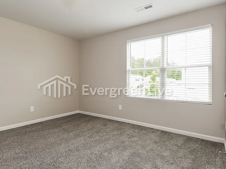 704 Quail Ln — Photo 10