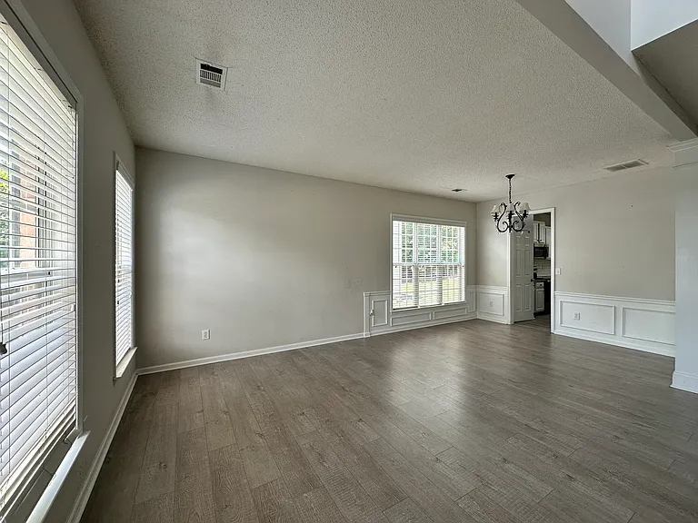 3535 Ridgefair Dr — Photo 3