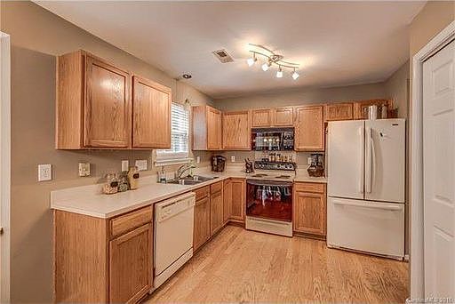 4th image of 6125 Spanish Moss Ln