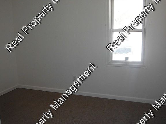 5th image of 3624 Iowa St