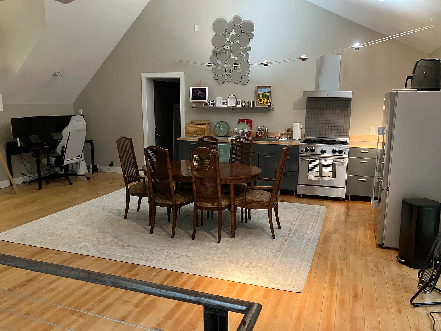 1 bed, 1100 sqft, $3,395 — Photo 4