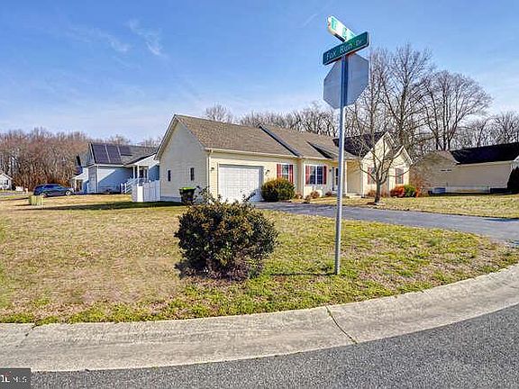 3rd image of 110 Fox Dale Rd