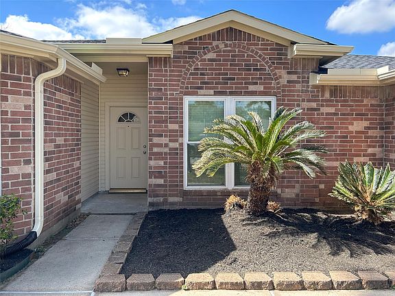 2nd image of 29219 Waltham St