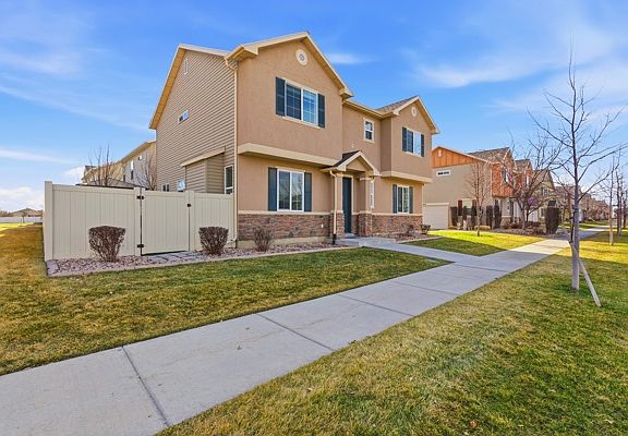 3rd image of 1048 W Stonehaven Dr
