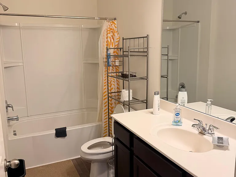 Master Bedroom full bathroom
