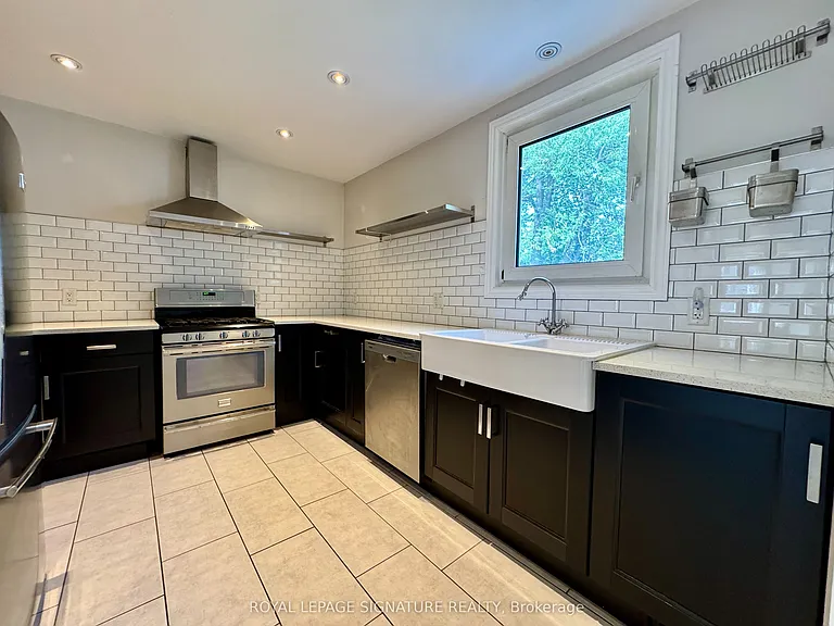 282 E 18th St #UPPER — Photo 5