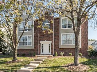 1323 Holgate Dr UNIT B, Ballwin, MO 63021