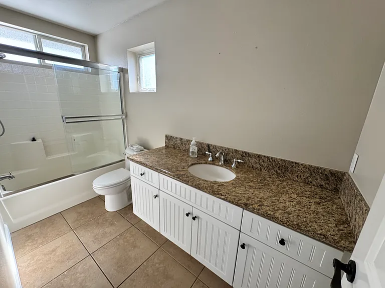 2335 E Poppy St — Photo 16