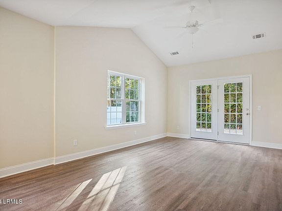 4th image of 361 Dante Circle