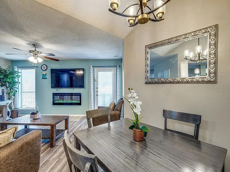 1618 Pecan Chase Cir #72 — Photo 8