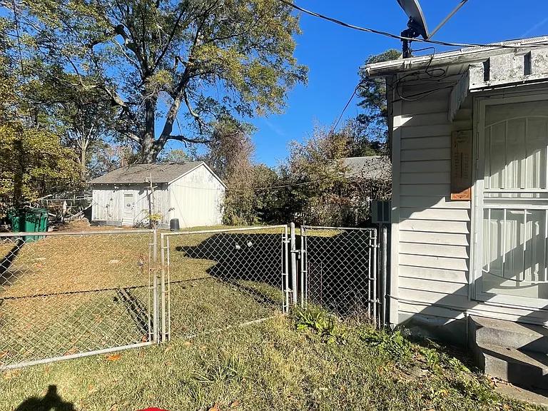 605 W 26th Ave — Photo 16