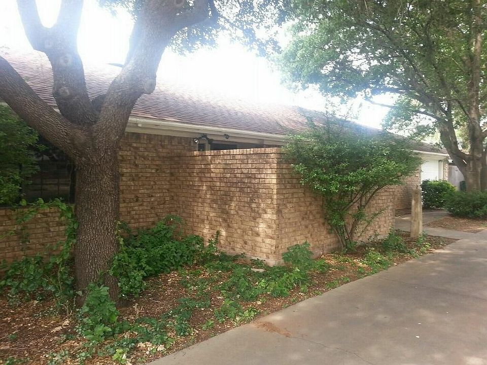2nd image of 2703 Bismarck St