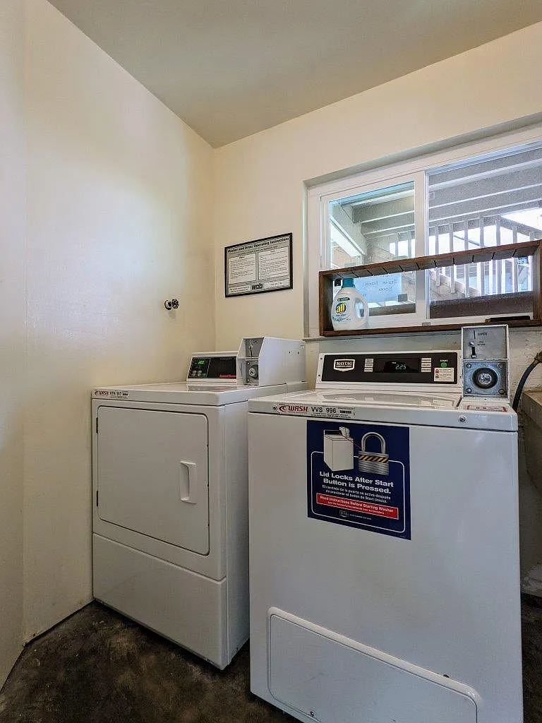 1429 MLK Jr Way — Photo 4