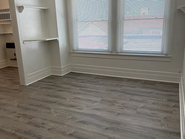 27347 Main St #11 — Photo 3