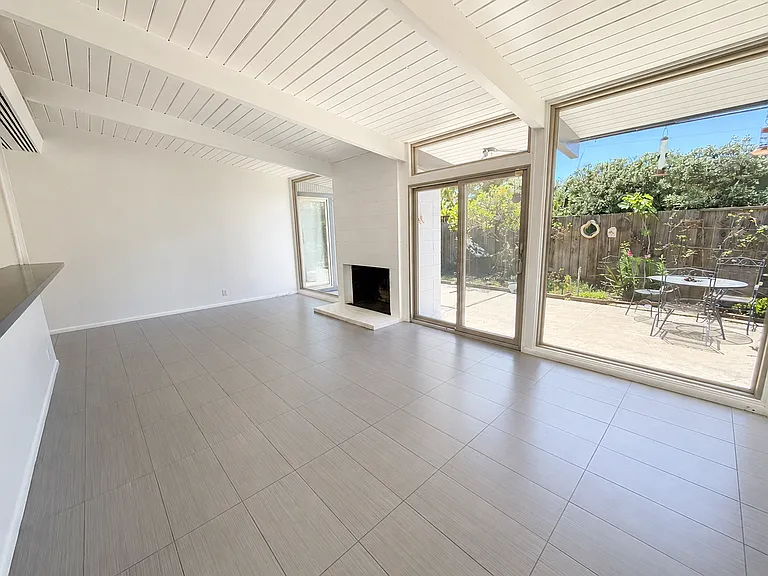 1787 Wolfe Dr — Photo 4