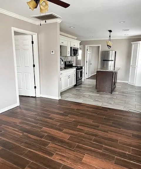 2800 Milby St — Photo 2