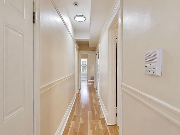 4th image of 3149 W Lyndale St #2