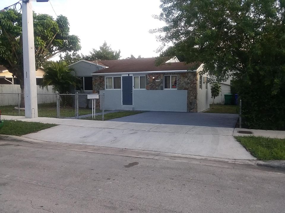 2nd image of 1376 NW 41st St