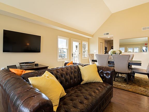 5th image of 109 Shearwater Ct E APT 44