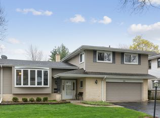 203 W Orchard Pl, Mount Prospect, IL