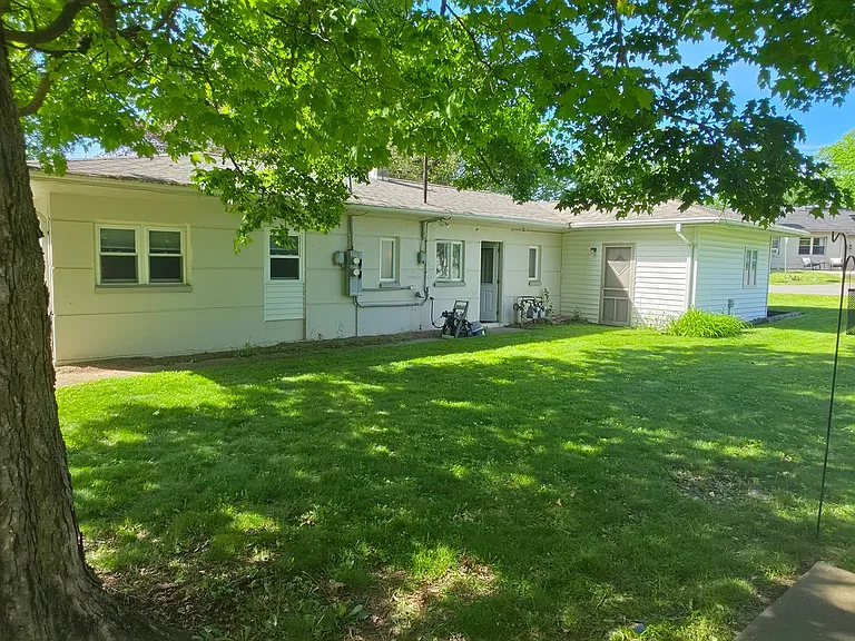 1701 Poplar St #B — Photo 23