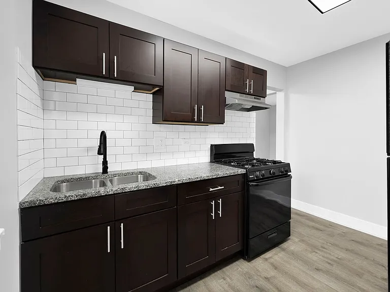 2050 E 72nd Place — Photo 7