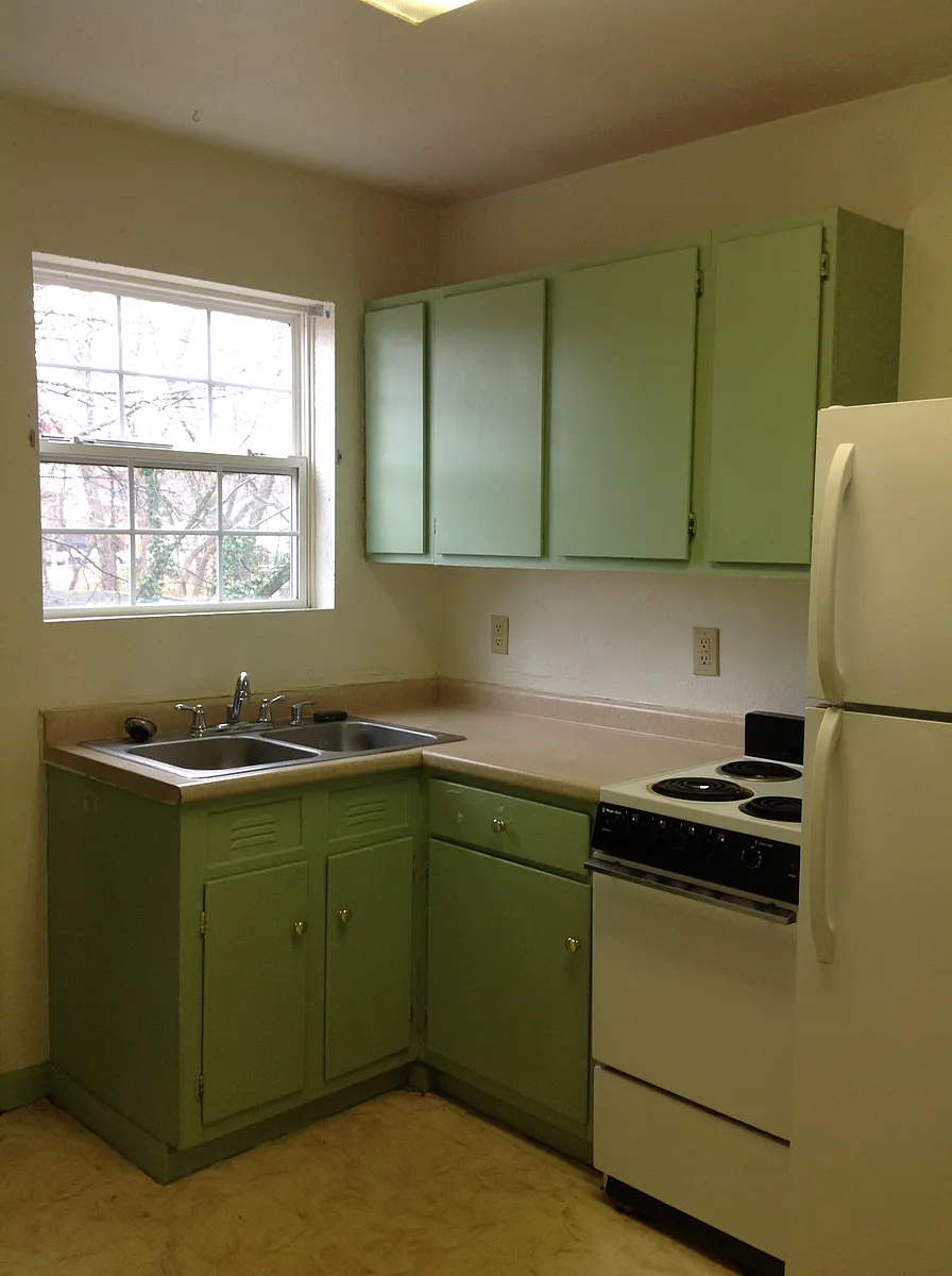 Building Photo - 15 Ezelle St #B
