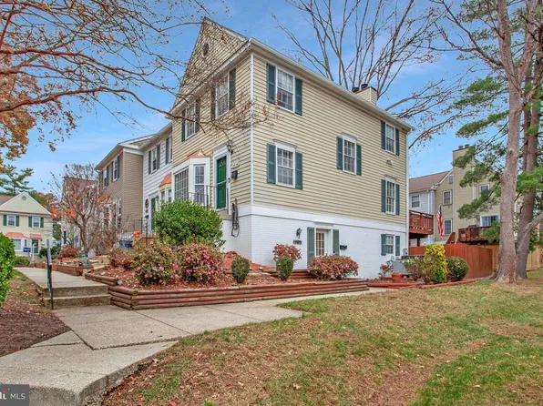 1438 Orleans Ct, Crofton, MD 21114