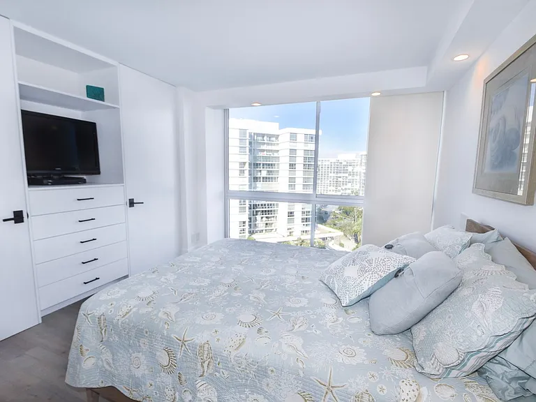 1810 Avenida Del Mundo #1007 — Photo 15