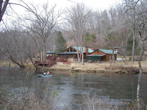 851 N Toccoa River Rd, Mineral Bluff, GA 30559